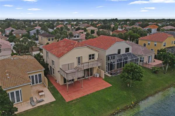 15651 NW 14th Ct, Pembroke Pines, FL 33028