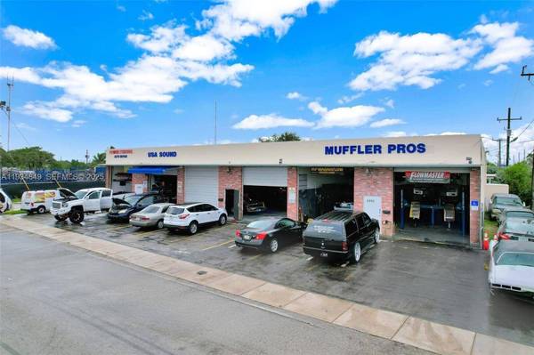 5960 SW 23rd St, West Park, FL 33023