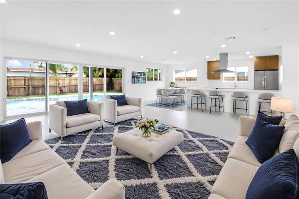 4940 SW 87th Ct, Miami, FL 33165