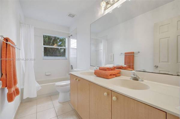 751 SW 191st Ave, Pembroke Pines, FL 33029