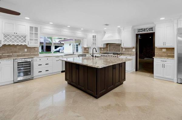 15144 SW 72nd Ct, Palmetto Bay, FL 33158