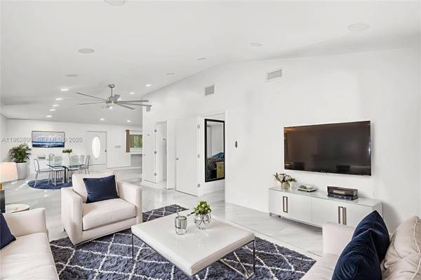 2001 N 22nd Ave, Hollywood, FL 33020