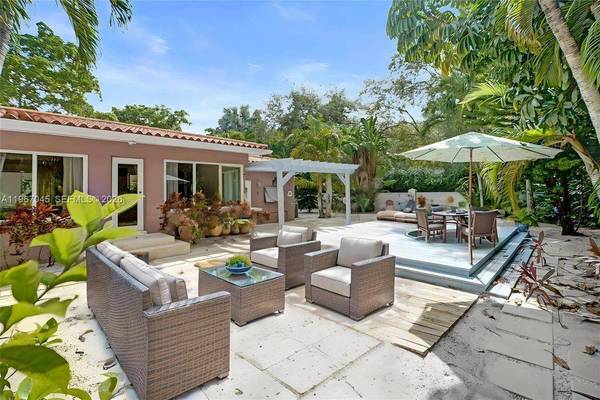 911 Mariana Ave, Coral Gables, FL 33134