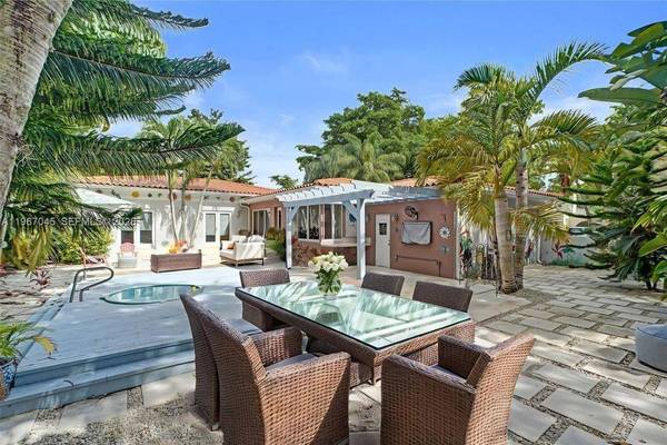 911 Mariana Ave, Coral Gables, FL 33134