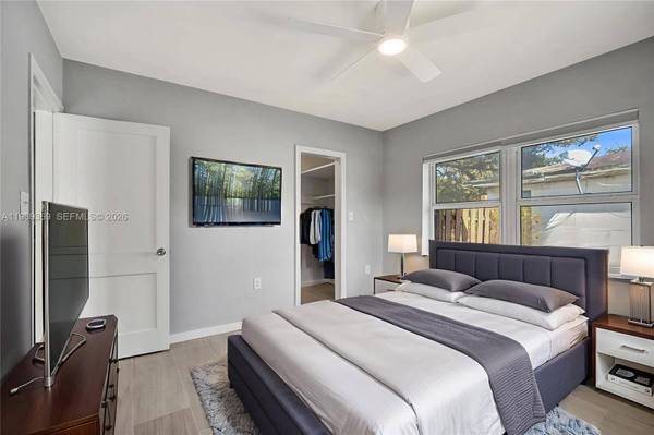 208 SW 2nd Pl, Dania Beach, FL 33004