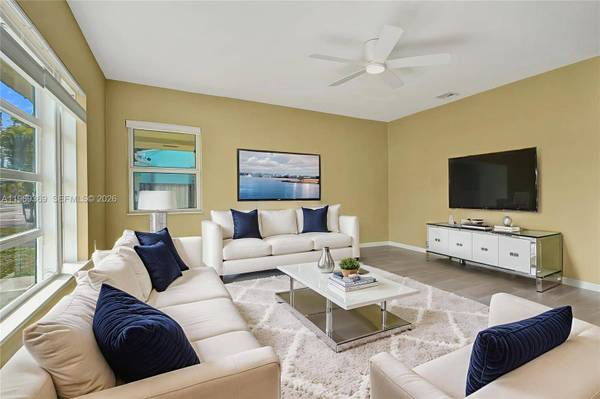 208 SW 2nd Pl, Dania Beach, FL 33004