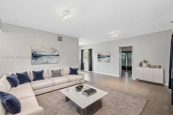 435 NE 69th St, Miami, FL 33138