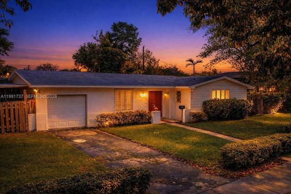 8285 SW 104th St, Miami, FL 33156