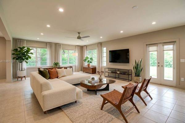 8285 SW 104th St, Miami, FL 33156