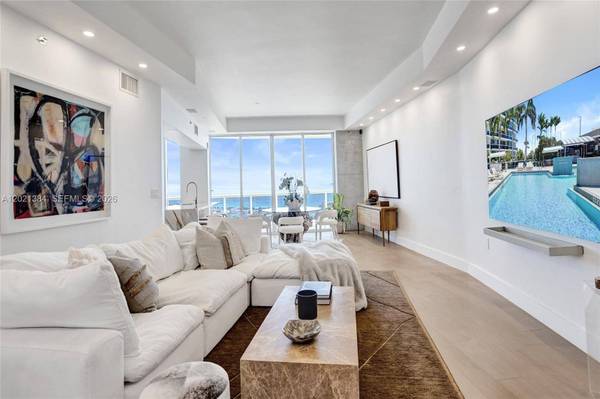 400 Alton Rd #PH11, Miami Beach, FL 33139