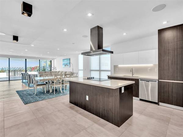1930 Bay Dr #PH1, Miami Beach, FL 33141