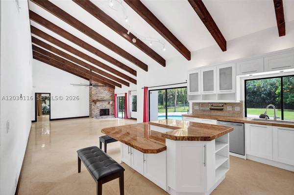 11460 SW 1st Ct, Plantation, FL 33325