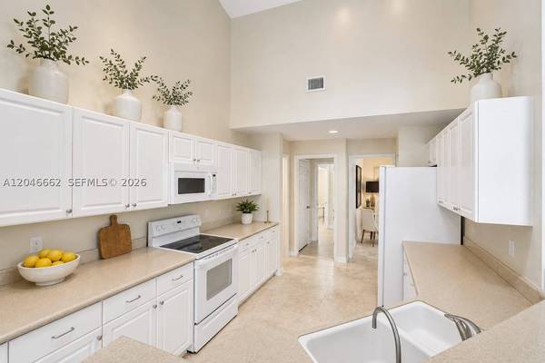 3450 Dunes Vista Dr, Pompano Beach, FL 33069