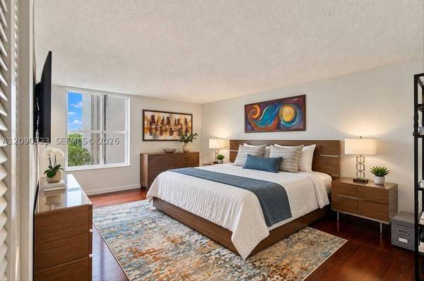 1050 93rd St #3G, Bay Harbor Islands, FL 33154