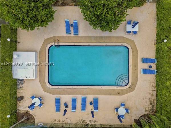 1050 93rd St #3G, Bay Harbor Islands, FL 33154