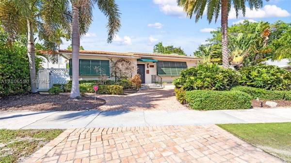 623 NE 17th Way