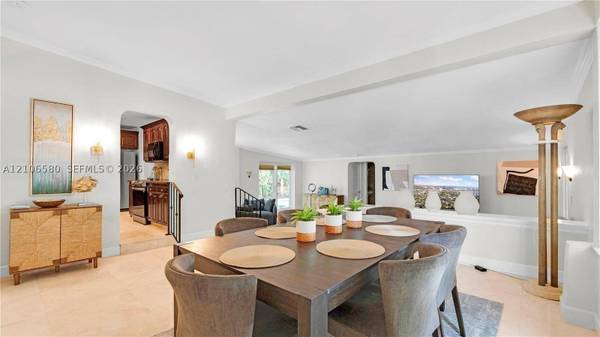 623 NE 17th Way, Fort Lauderdale, FL 33304