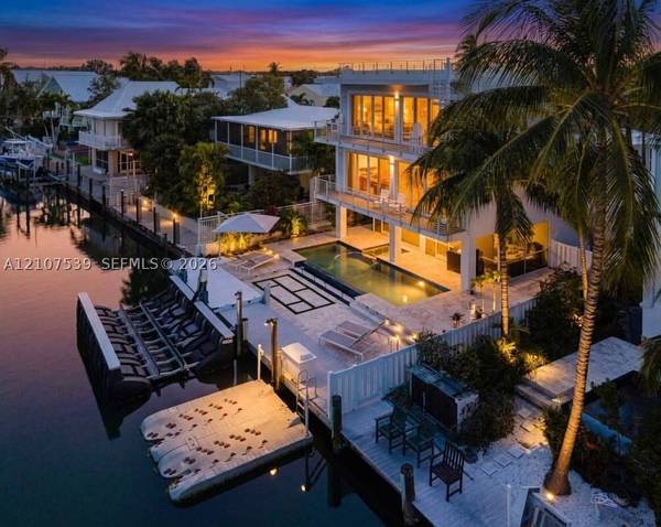 20 Center Ln