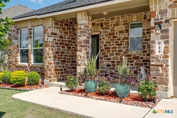 944 Cypress ML, New Braunfels, TX 78130