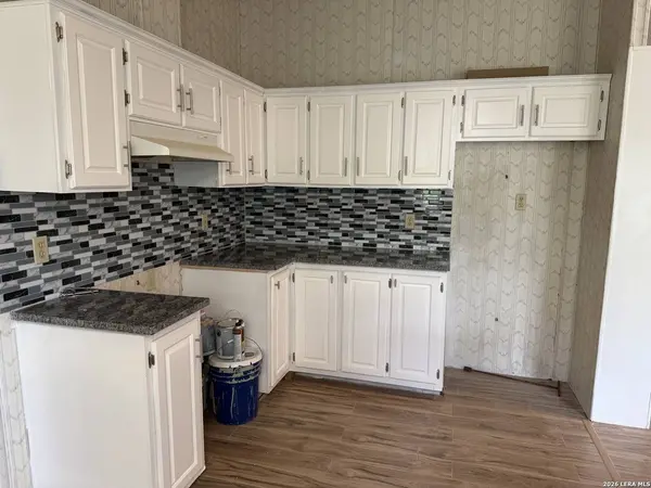 102 DEWEY LN, Seguin, TX 78155