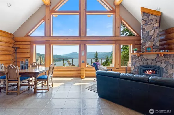 133 Outlook LN, Mossyrock, WA 98564