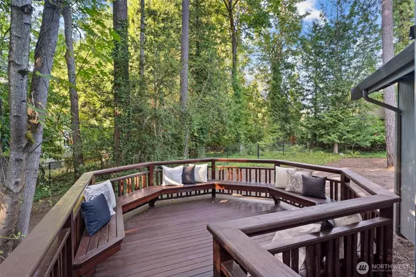 10058 SE 16th ST, Bellevue, WA 98004