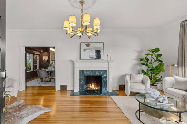 2553 5th AVE N, Seattle, WA 98109