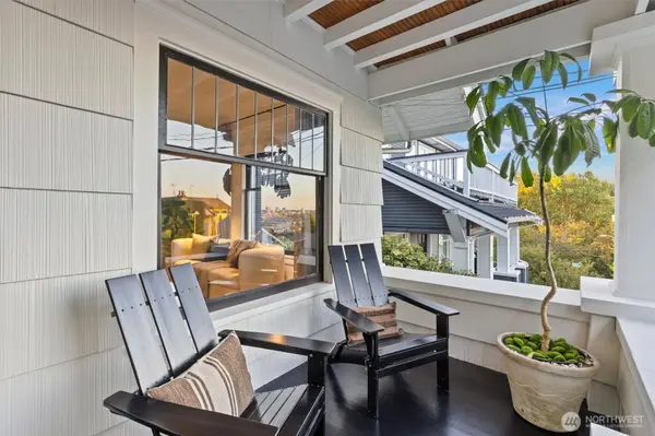 2553 5th AVE N, Seattle, WA 98109