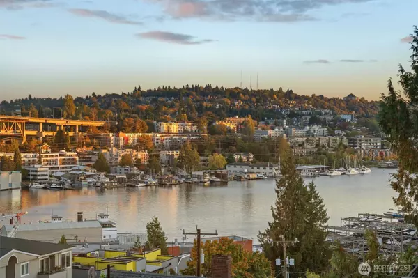 3959 1st AVE NE #A, Seattle, WA 98105