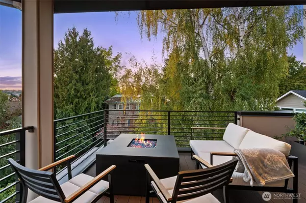 3959 1st AVE NE #A, Seattle, WA 98105