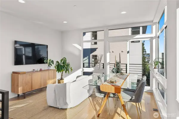 3959 1st AVE NE #A, Seattle, WA 98105