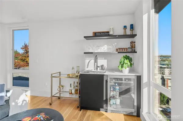 3959 1st AVE NE #A, Seattle, WA 98105