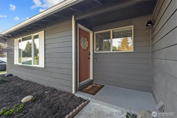 10009 161st AVE NE, Redmond, WA 98052