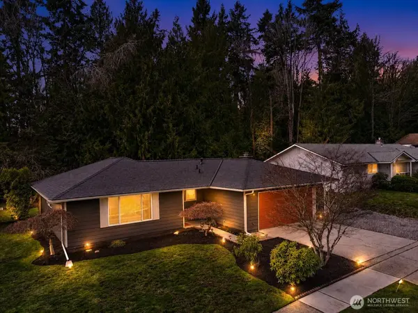10009 161st AVE NE, Redmond, WA 98052