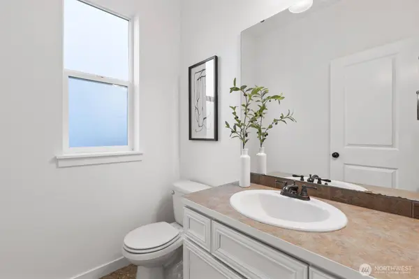 631 Ilwaco AVE NE, Renton, WA 98059