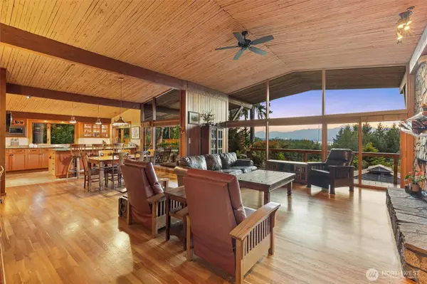 8696 NW Anderson Hill Rd, Silverdale, WA 98383