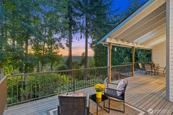 17315 NE 102nd Ave NE, Bothell, WA 98011