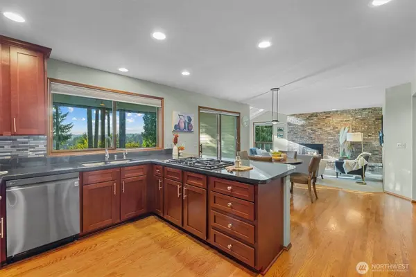 17315 NE 102nd Ave NE, Bothell, WA 98011