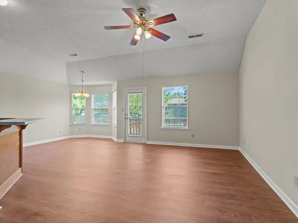 100 River Oaks Dr NW, Madison, AL 35758-6630