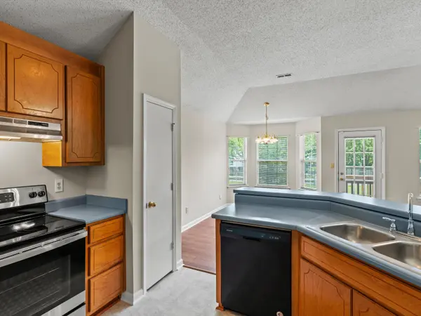 100 River Oaks Dr NW, Madison, AL 35758-6630