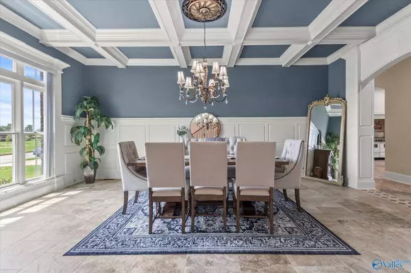 6 Lake Forest Blvd SW, Huntsville, AL 35824