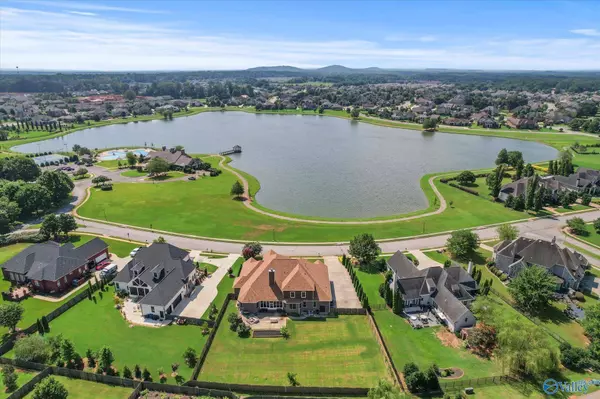 6 Lake Forest Blvd SW, Huntsville, AL 35824