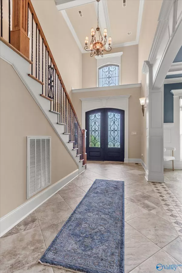 6 Lake Forest Blvd SW, Huntsville, AL 35824