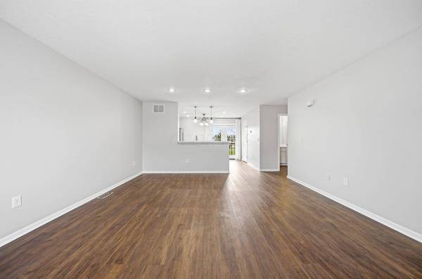 1151 Kinneton, Columbus, OH 43228