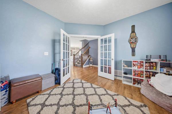 2100 Emmys Way, Columbus, OH 43228