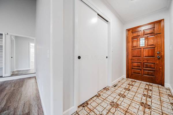 1711 Sioux Court, Grove City, OH 43123
