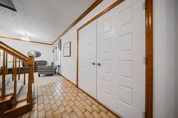 1619 Tuscarora Drive, Grove City, OH 43123