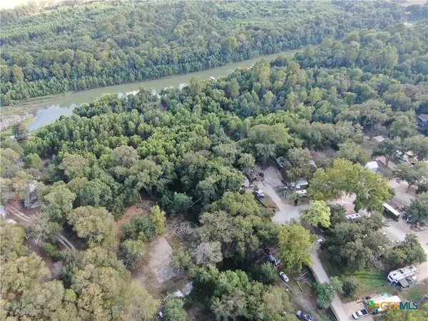 285 Catfish Johns RD, Gonzales, TX 78629
