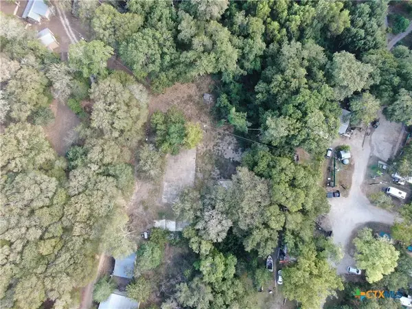 285 Catfish Johns RD, Gonzales, TX 78629