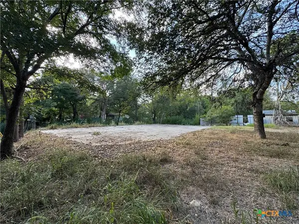 285 Catfish Johns RD, Gonzales, TX 78629